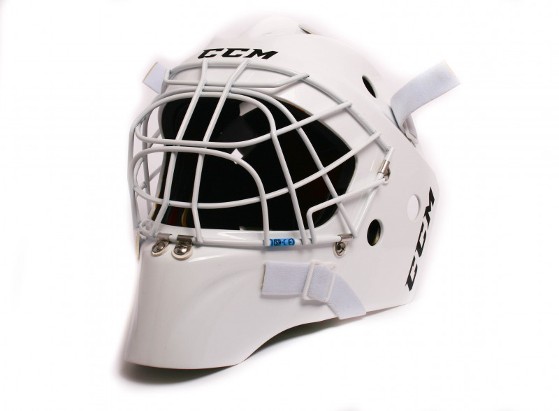 CCM 9000 Senior Certified Cat Eye Goalie Mask